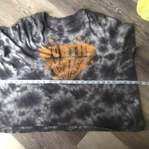 just selling to clean put my closet!